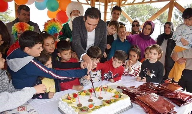 Mersin'de depremzede çocuklara doğum günü sürprizi