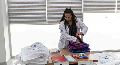 Mersin'de depremzede öğrencilere kırtasiye desteği