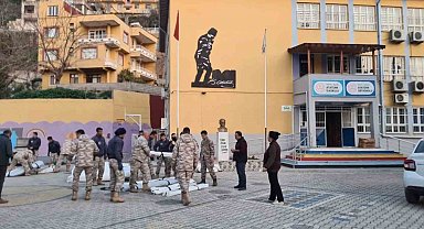 MSB öğrenciler için çadır sınıf kurmaya devam ediyor