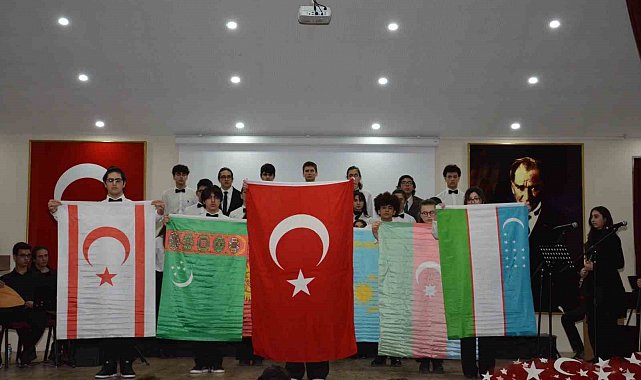 Öğrenciler kazandıkları para ödülünü depremzedelere bağışladı