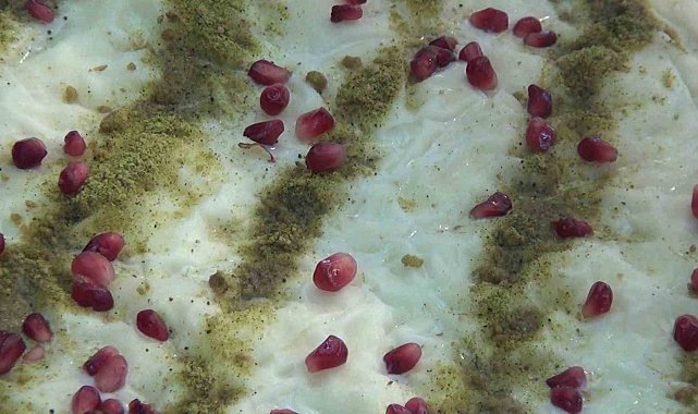 Osmanlı'dan günümüze gelen güllaç Ramazan'da damakları tatlandırıyor