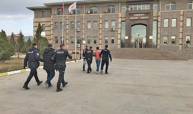 Oto fareleri, 300 saatlik kaydın incelenmesi ile yakalandı