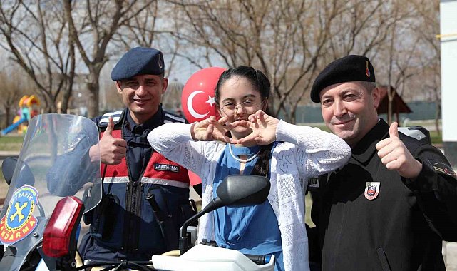 Özel öğrenciler jandarmada hem eğlendi hem de öğrendi