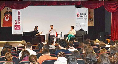 Özel Ümit doktorları kariyer günlerinde öğrencilerin sorularını yanıtladı
