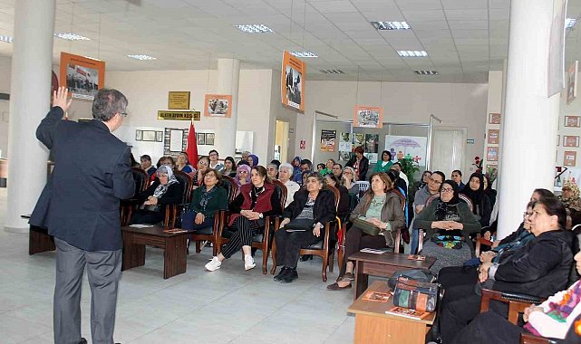 Prof. Dr. Uğuz "Deprem değil, zihnimiz bizi yıkmaya başlar"