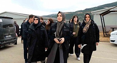 "Doğanın Anneleri" gönüllüleri, Gaziantep Nurdağı'nda depremzede ailelerle bir araya geldi