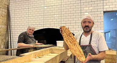 Ramazan pidesi tezgahlardaki yerini aldı