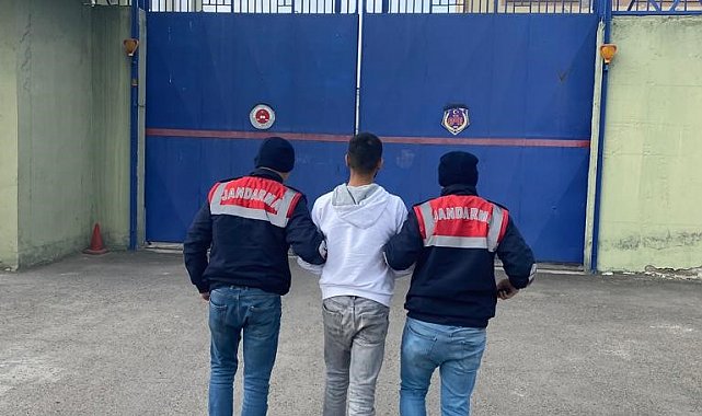 Sahte jandarmayı gerçek jandarma yakaladı