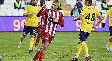 Samu Saiz ligdeki gol sayısını 2 yaptı