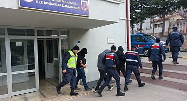 Seyitgazi'deki bıçaklı kavga: 1'i ağır 2 yaralı