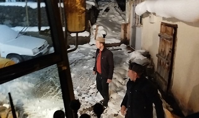 Sivas'ta bazı köy yolları ulaşıma kapandı