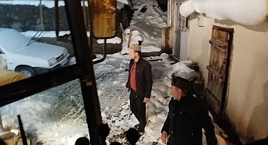 Sivas'ta bazı köy yolları ulaşıma kapandı