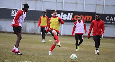 Sivasspor, Fiorentina maçı hazırlıklarını sürdürdü