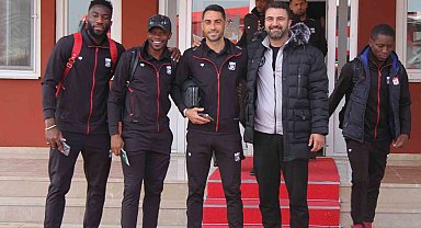 Sivasspor, Fiorentina maçı için İtalya'ya gitti