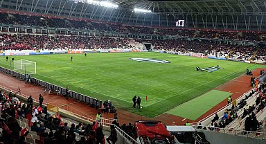 Sivasspor-Fiorentina maçında Sivas Yeni 4 Eylül Stadı kapalı gişe!