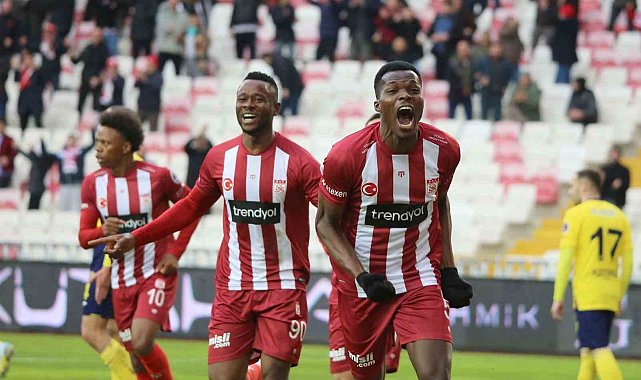 Sivasspor, Süper Lig'de 7. galibiyetini aldı