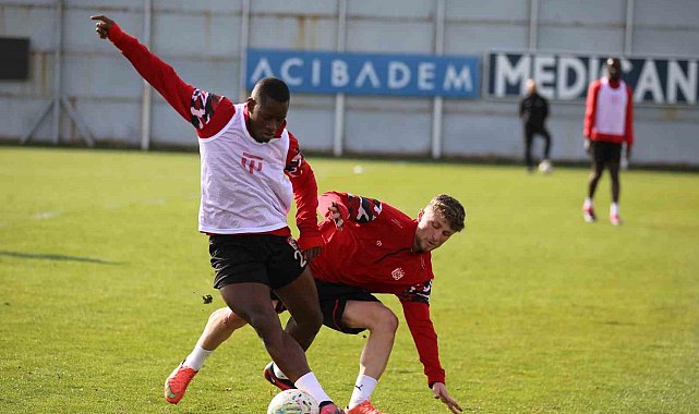 Sivasspor'da Başakşehir maçı hazırlıkları başladı