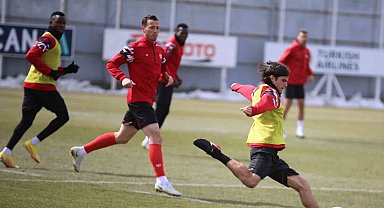 Sivasspor'da Fiorentina mesaisi devam etti