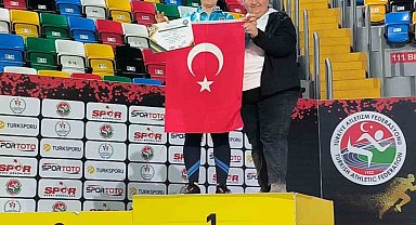 Tazelenme Üniversitesi öğrencisi İstanbul'dan madalya ile döndü