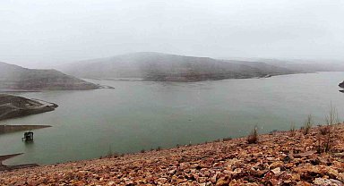 Tehlike çanları çalan baraj yeniden su tutmaya başladı