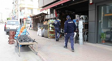 Toroslar'da kaldırım işgaline karşı sıkı denetim
