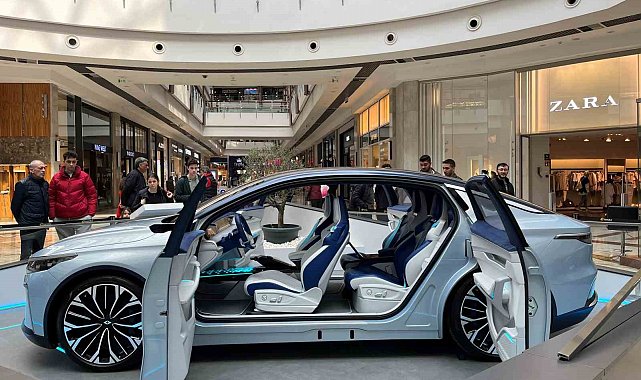 Türkiye'nin yerli otomobili TOGG'a Ankara'da yoğun ilgi