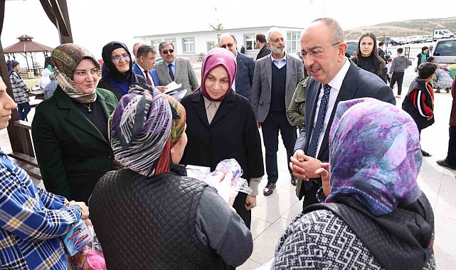 Usta ile Kavuş Konya'ya yerleşen depremzedelerin acılarını paylaştı