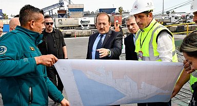 Vali Pehlivan: "39 gemi ile gelen 242 yardım tırı afet bölgesine gönderildi"