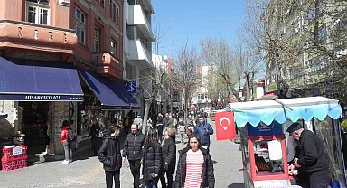 Vatandaşlar güzel havanın keyfini dışarıda çıkardı