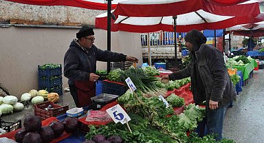 Yağışlar işlerini zorlaştırsa da yüzlerini güldürdü