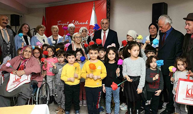 Yaşlılar Haftası'nda Gönül Köşkü'ne miniklerden sürpriz