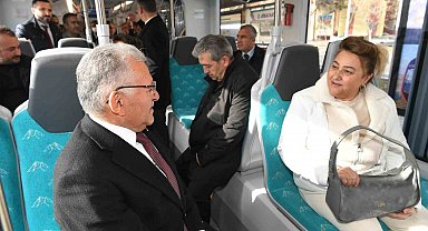 Yeni tramvay hattı hizmete başladı, Başkan Büyükkılıç vatman koltuğuna oturdu
