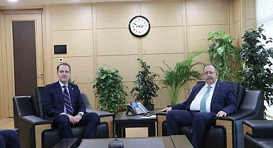 Yeniden Refah Partisi Genel Başkanı Erbakan, cumhurbaşkanlığı adaylık başvurusunu yaptı