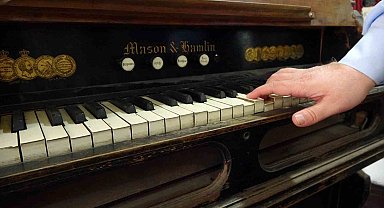 1900'lü yıllarda Fransa'dan Anadolu'ya üç adet gönderilmişti, biri Yozgat'ta sergileniyor