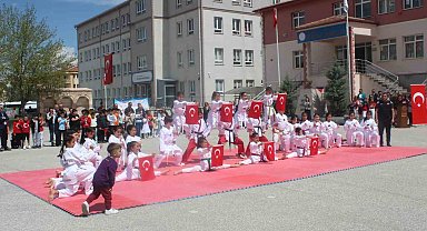23 Nisan kutlamalarında çocuklar yarıştı