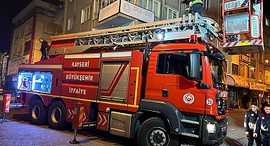 3 katlı binada çıkan yangın söndürüldü
