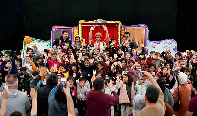 'Dünyanın Eski Zamanlarında' oyunu çocuklar için sahnelendi