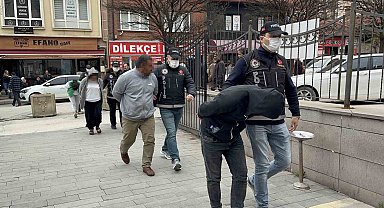 5 buçuk kilogram uyuşturucu madde ile yakalandılar