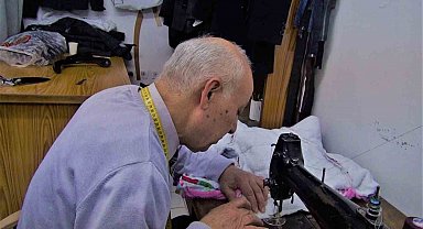 60 yıllık terzi: "60 senedir zevkle yapıyorum ama bu mesleğin kaybolmasına çok üzülüyorum"