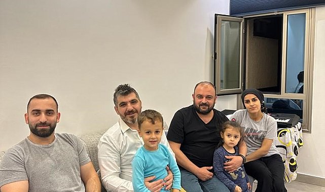 AK Parti Kuveyt SKM Başkanlığından Kuveyt'e gelen depremzede aileye ziyaret