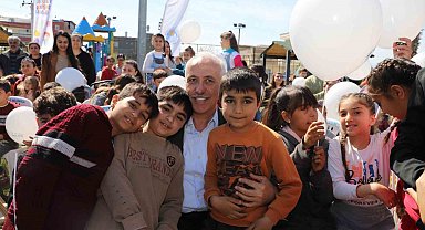 Akdeniz Belediyesinden depremzede çocukların yüzünü güldüren etkinlik