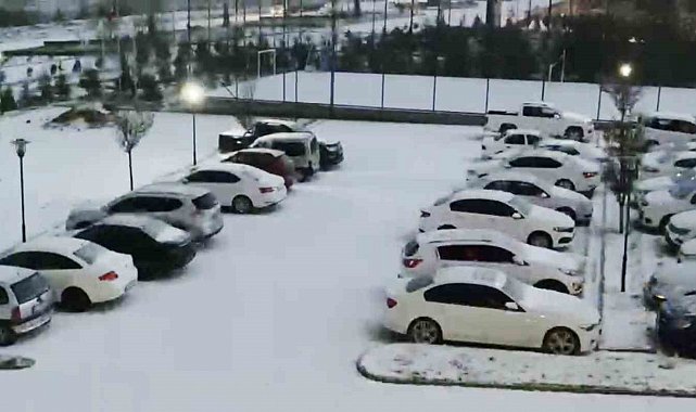 Aksaray dolu yağışıyla beyaza büründü
