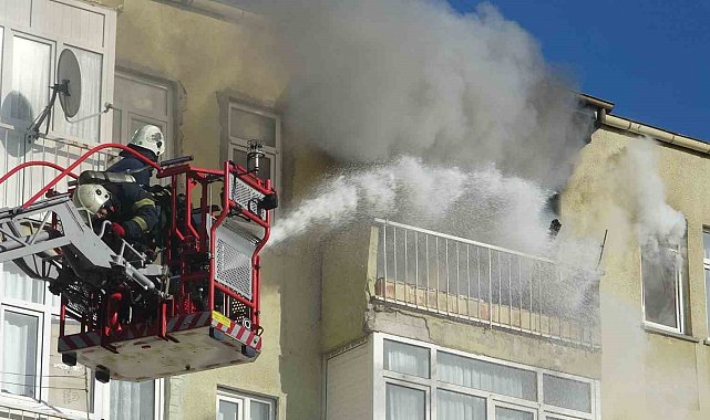 Aksaray'da 5 katlı apartmanda korkutan yangın