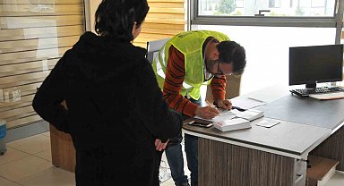 Akşehir Belediyesinden depremzedelere yardım çeki