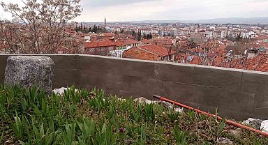 Alperen komutanlarından Arap Baba'nın kabri şerifi için başlatılan düzenleme çalışmaları tamamlandı