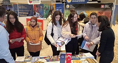 Anadolu Üniversitesi, eğitim fuarlarında yoğun ilgi görüyor