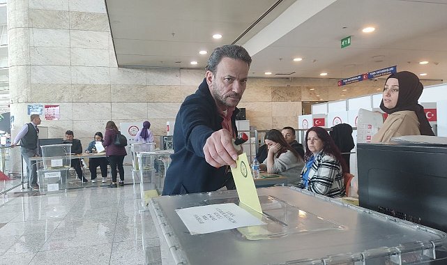 Ankara Esenboğa Havalimanı'nda oy verme işlemi devam ediyor
