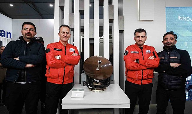 ASELSAN, TEKNOFEST'te çocukları uzay yolculuğuna çıkardı