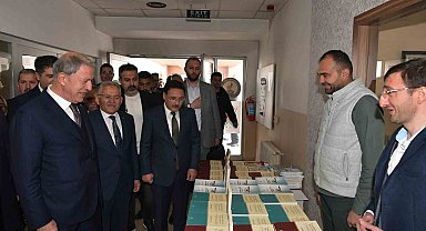 Bakan Akar Kayseri Lisesi Öğrencileriyle Buluştu