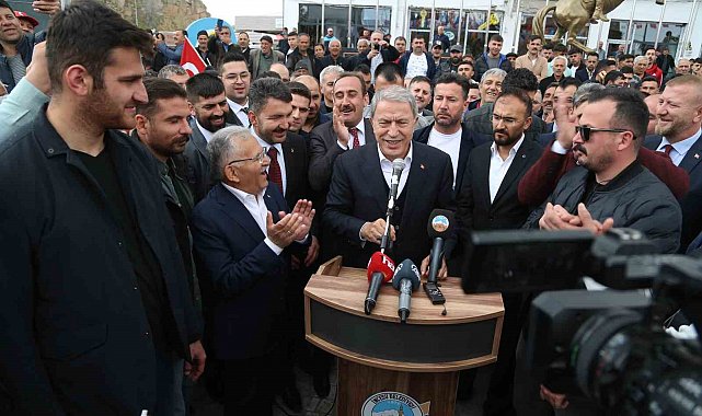 Bakan Akar: "Büyük ve Güçlü Türkiye İçin Hep Beraber Çalışıyoruz"